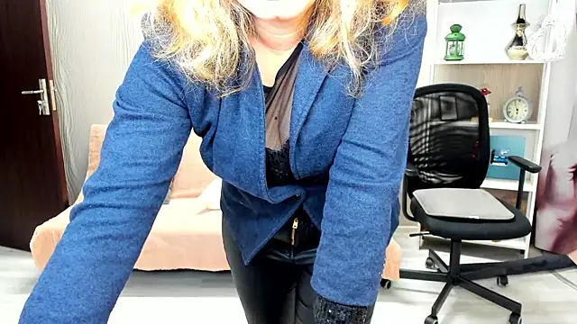 Cassandra Hotty online show from 13, 3, 2025