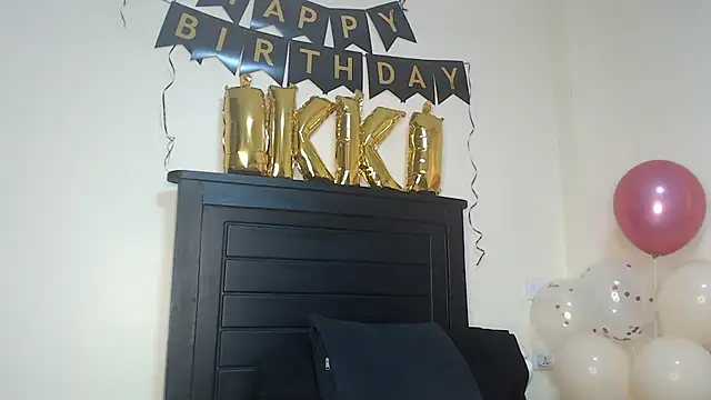 NIKKIE LOVE online show from 21, 1, 2025