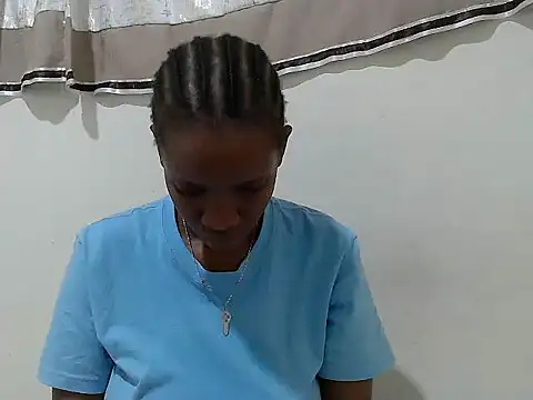 Snapshot of prettybeee chatting on 19, 12, 2025 prettybeee online show from 19, 12, 2025