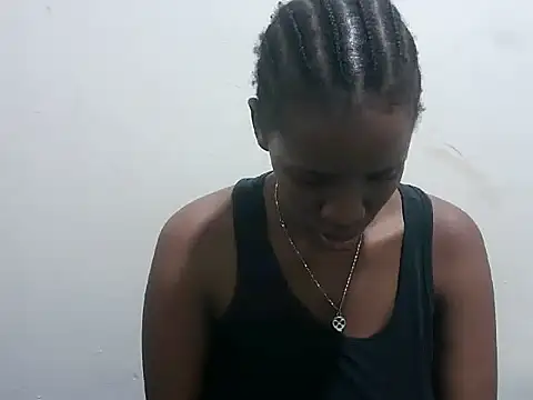 Snapshot of prettybeee chatting on 22, 12, 2025 prettybeee online show from 22, 12, 2025