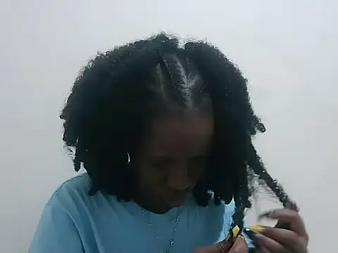 Snapshot of prettybeee chatting on 13, 1, 2026 prettybeee online show from 13, 1, 2026