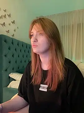 Snapshot of _Chlo__e chatting on 28, 2, 2025 Chlo e online show from 28, 2, 2025