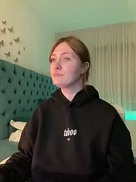 Snapshot of _Chlo__e chatting on 3, 3, 2025 Chlo e online show from 3, 3, 2025