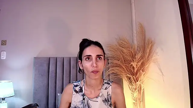 Nina Cavaali online show from 18, 10, 2025