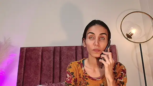 Nina Cavaali online show from 27, 10, 2025