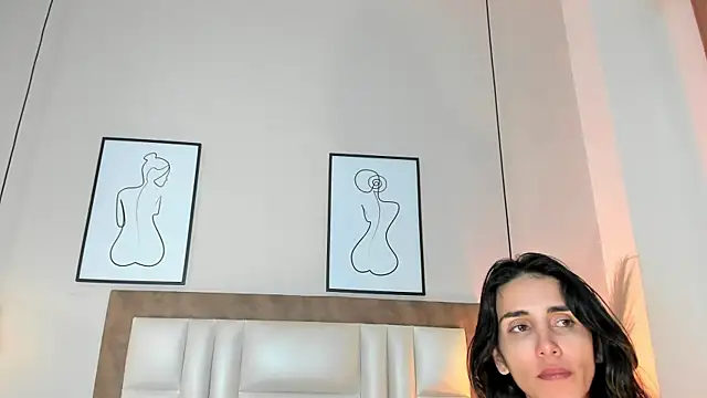 Nina Cavaali online show from 23, 11, 2025