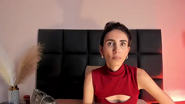 Nina Cavaali online show from 2, 12, 2025