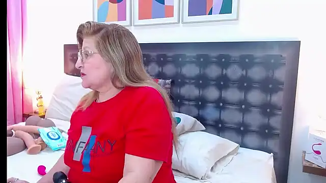 Snapshot of sandra_20 chatting on 20, 4, 2026 sandra 20 online show from 20, 4, 2026