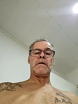 DarrenSullivanSlut online show from 16, 2, 2026