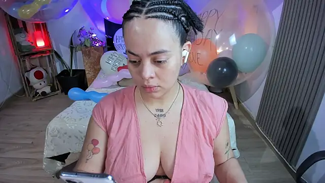 Cuttiealice online show from 21, 1, 2025