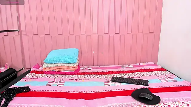 Briana Wells  online show from 27, 12, 2024