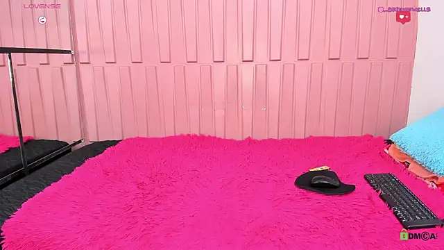 Briana Wells  online show from 8, 1, 2025