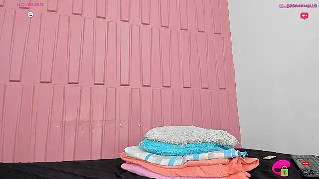 Briana Wells  online show from 18, 3, 2025