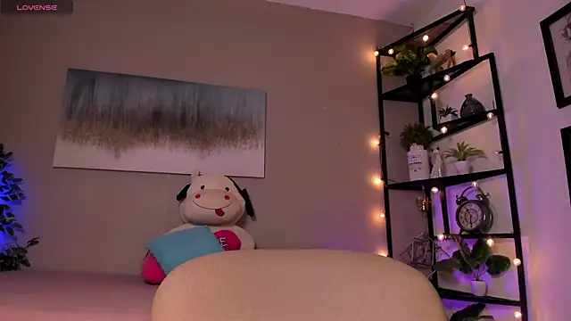 Briana Wells  online show from 9, 4, 2026