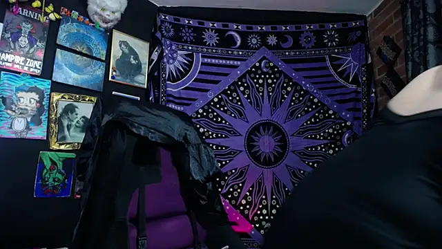 Yourmadame P online show from 21, 11, 2025