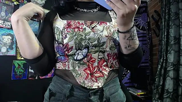 Yourmadame P online show from 24, 4, 2026