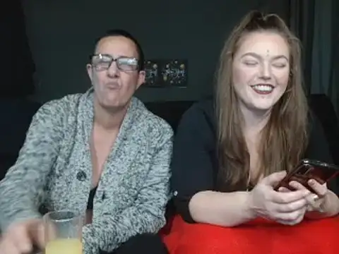 Snapshot of SherineDivine_et_Hoyden chatting on 31, 12, 2024 SherineDivine et Hoyden online show from 31, 12, 2024