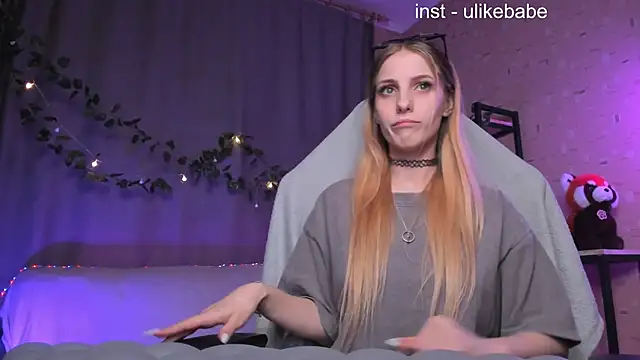 Snapshot of Anna_Fink chatting on 21, 3, 2025 Anna Fink online show from 21, 3, 2025