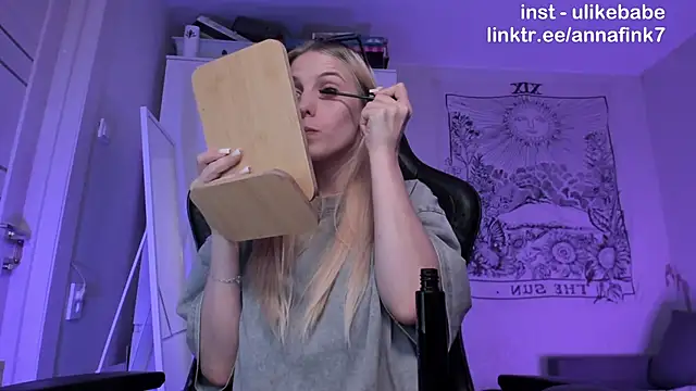 Snapshot of Anna_Fink chatting on 19, 9, 2025 Anna Fink online show from 19, 9, 2025