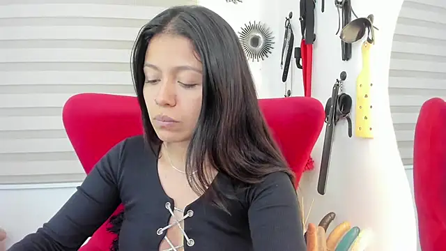 Snapshot of julieta_evans_ chatting on 6, 10, 2025 julieta evans online show from 6, 10, 2025