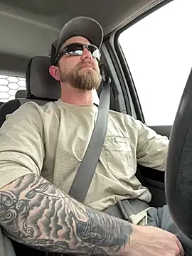 Snapshot of 8inchHOLEpunch chatting on 17, 3, 2025 8inchHOLEpunch online show from 17, 3, 2025