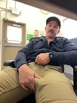 Snapshot of 8inchHOLEpunch chatting on 12, 10, 2025 8inchHOLEpunch online show from 12, 10, 2025