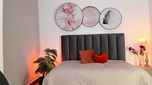 SaharaGarcia   online show from 12, 1, 2025