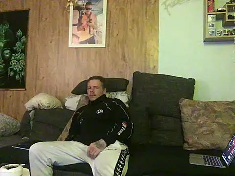 Snapshot of steveindahouse chatting on 17, 3, 2025 steveindahouse online show from 17, 3, 2025