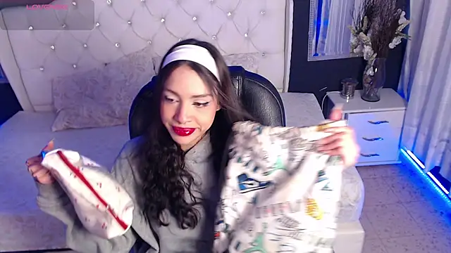 LiaVillalobos online show from 26, 9, 2025