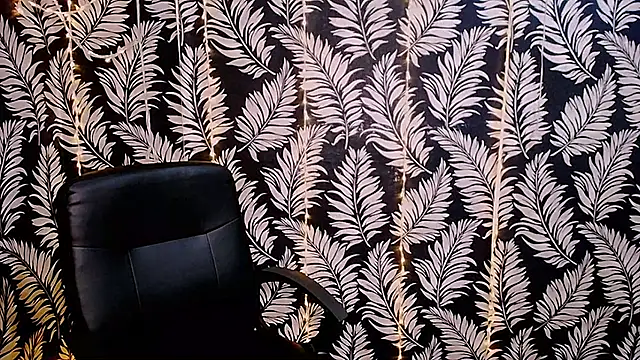 Olivia playful online show from 24, 11, 2025