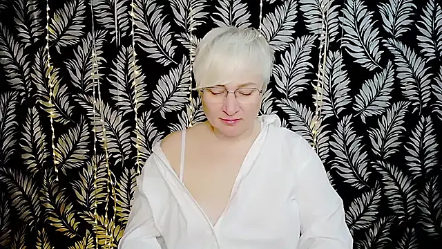 Olivia playful online show from 30, 5, 2026
