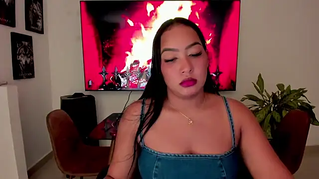 brunetenikole02 online show from 20, 10, 2025