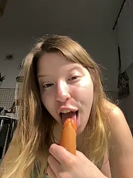 Snapshot of kimczii chatting on 20, 4, 2026 kimczii online show from 20, 4, 2026