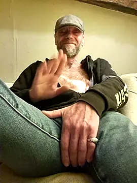 Snapshot of eddouxxx78 chatting on 8, 2, 2025 eddouxxx78 online show from 8, 2, 2025