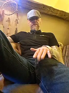 Snapshot of eddouxxx78 chatting on 8, 5, 2026 eddouxxx78 online show from 8, 5, 2026