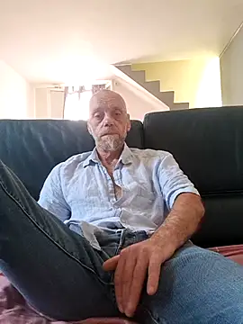 Snapshot of eddouxxx78 chatting on 30, 5, 2026 eddouxxx78 online show from 30, 5, 2026