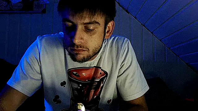 Snapshot of Youngtimer_1997 chatting on 21, 10, 2025 Youngtimer 1997 online show from 21, 10, 2025
