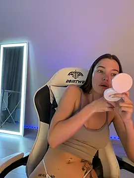 Snapshot of julia_fly chatting on 2, 6, 2026 julia fly online show from 2, 6, 2026
