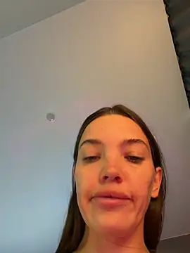 julia fly online show from 7, 7, 2026