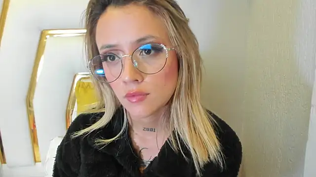 Snapshot of Sabrina_Cole chatting on 15, 1, 2025 Sabrina Cole online show from 15, 1, 2025