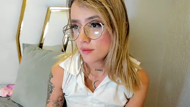 Snapshot of Sabrina_Cole chatting on 31, 1, 2025 Sabrina Cole online show from 31, 1, 2025