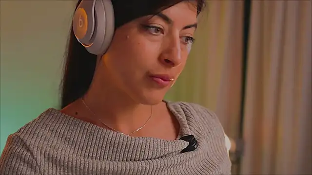 anabelcurvy online show from 1, 3, 2025