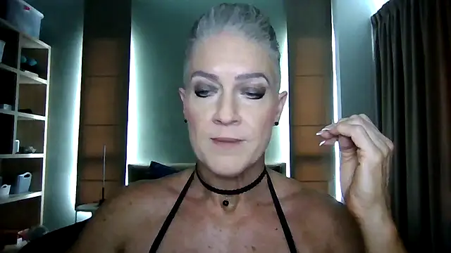 Snapshot of Devon2020 chatting on 8, 11, 2025 Devon2020 online show from 8, 11, 2025