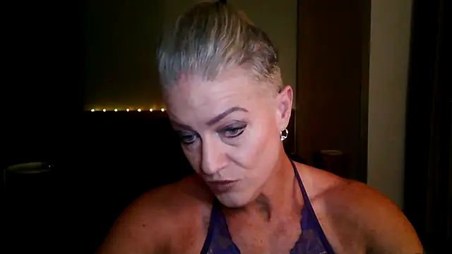 Snapshot of Devon2020 chatting on 28, 11, 2025 Devon2020 online show from 28, 11, 2025