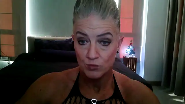 Snapshot of Devon2020 chatting on 30, 11, 2025 Devon2020 online show from 30, 11, 2025