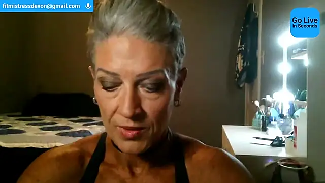 Snapshot of Devon2020 chatting on 27, 5, 2026 Devon2020 online show from 27, 5, 2026