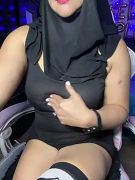 Snapshot of Jameela chatting on 14, 10, 2025 Jameela online show from 14, 10, 2025