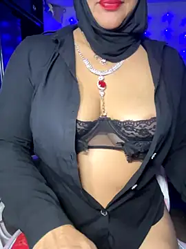 Snapshot of Jameela chatting on 29, 10, 2025 Jameela online show from 29, 10, 2025