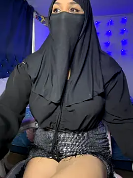 Snapshot of Jameela chatting on 23, 11, 2025 Jameela online show from 23, 11, 2025