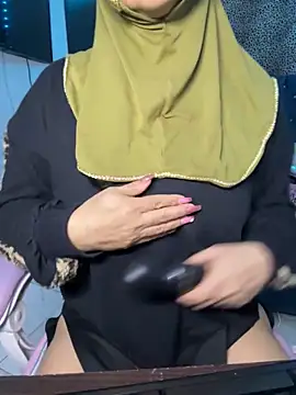 Snapshot of Jameela chatting on 5, 5, 2026 Jameela online show from 5, 5, 2026
